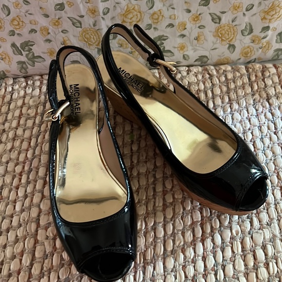 Michael Kors - Picture 1 of 7